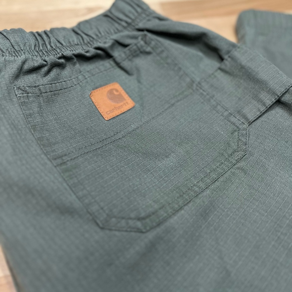 Women’s Medium Carhartt Pant